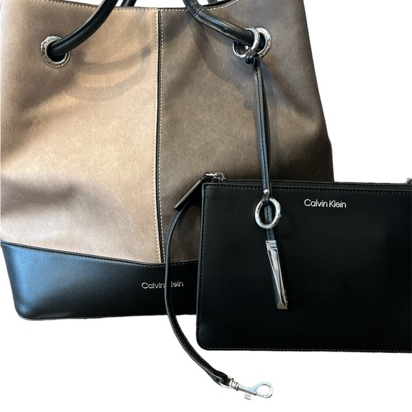Calvin Klein tote - Picture 3 of 7